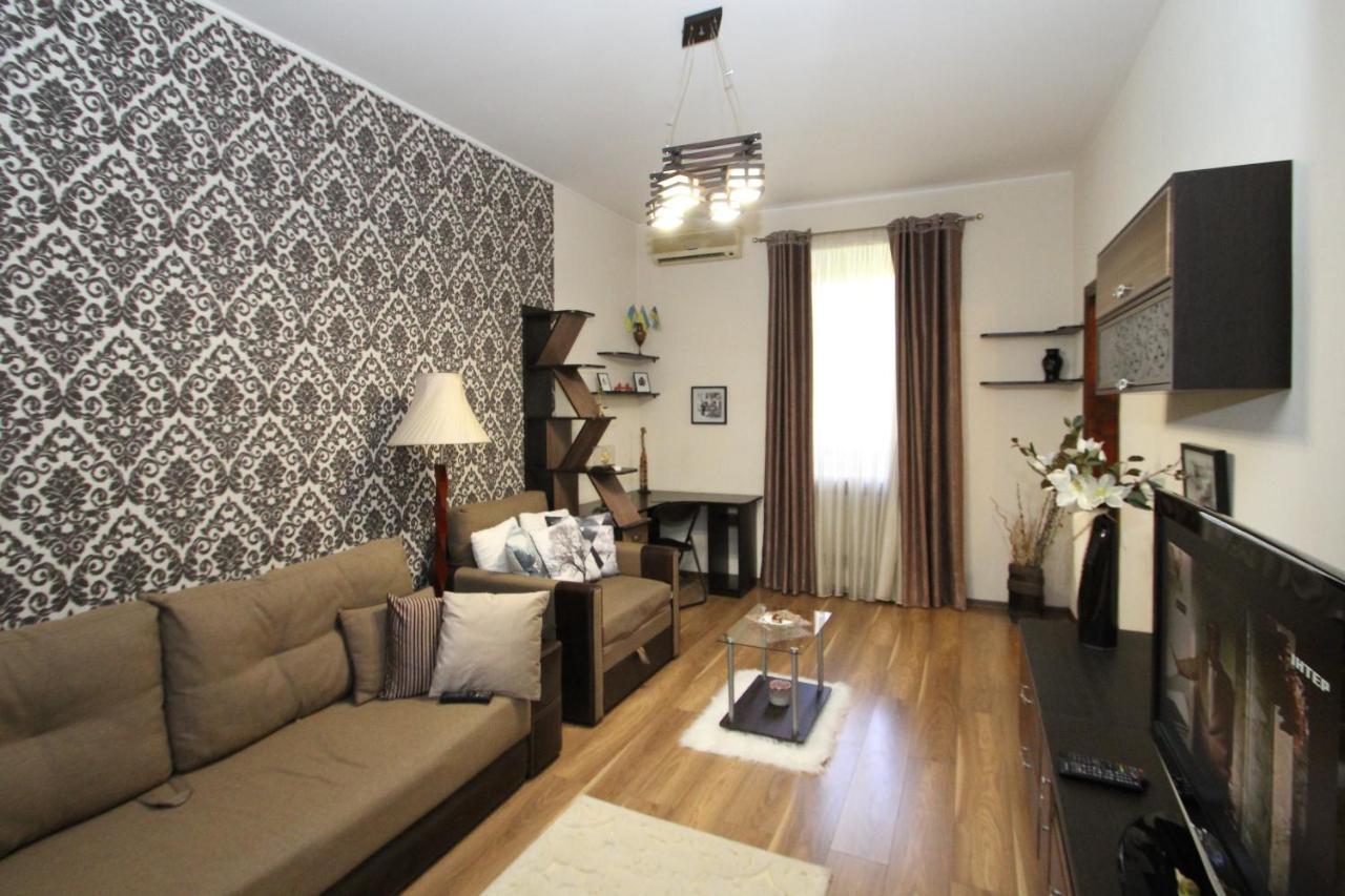 Cozy Apartment On Yevreiska Street Odesa Exterior foto